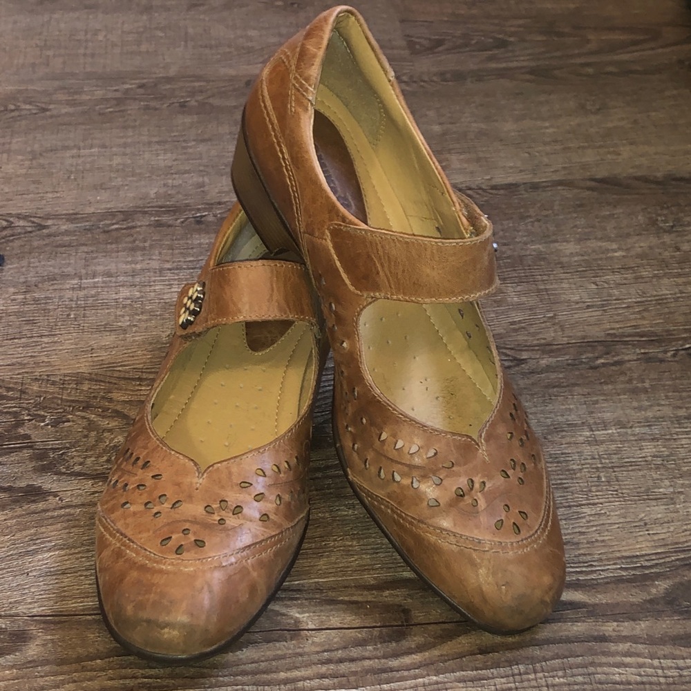 Brown Leather ROMIKA heels